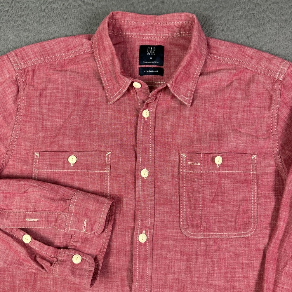 Gap Chambray Work Shirt Mens M Faded Red Button Up Pockets Denim Long Sleeve